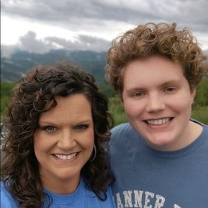 Meet your Posher, Avery